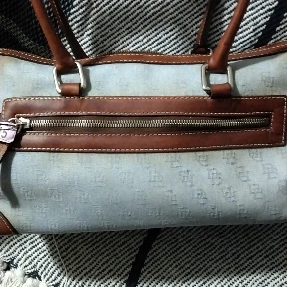 Dooney and Bourke - Picture 6 of 8